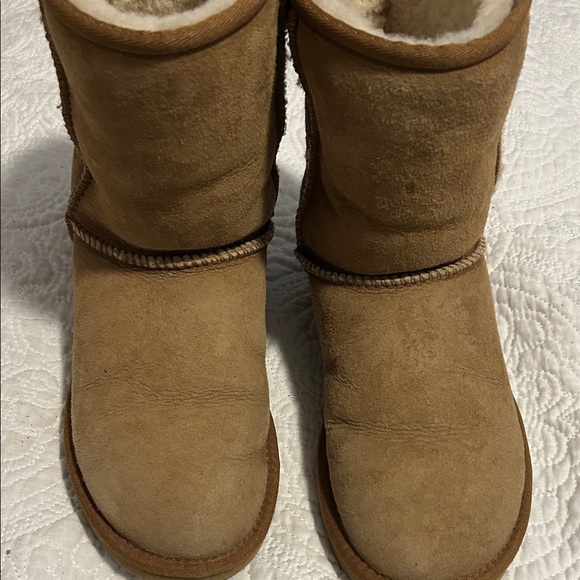 UGG Shoes - UGG Classic Tan Shearling Boots